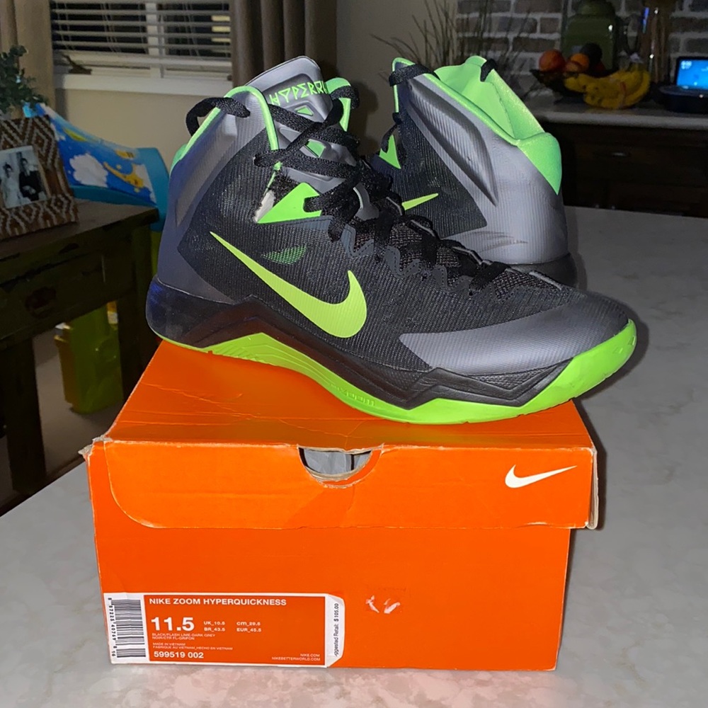 Nike men’s basketball sneakers